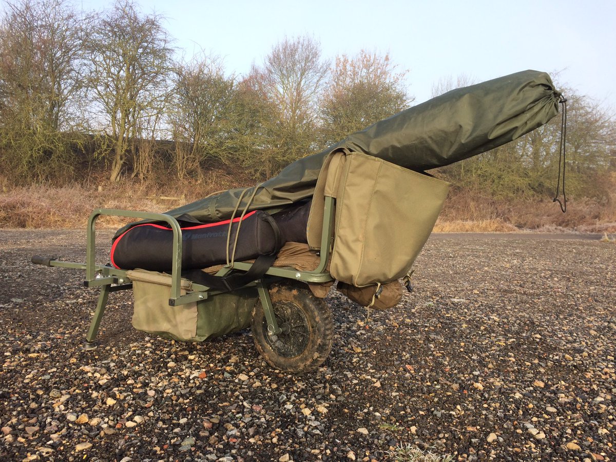 Trakker_Carp's tweet photo. X-Trail Gravity Barrow loaded for a day filming some of our SS2017 releases with @JerryBridger #BitColdThough https://t.co/igqmF5MMKw