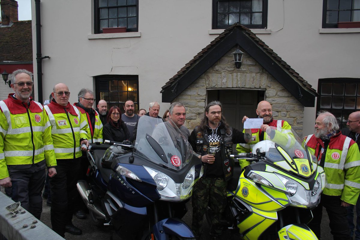 SERV_Sussex's tweet photo. #Thankyou to the Hinckley Triumph Owners Club for raising £230 for us. This will keep our #TriumphTrophy in fuel for the #Summer2017 https://t.co/4IJfRVnfvD