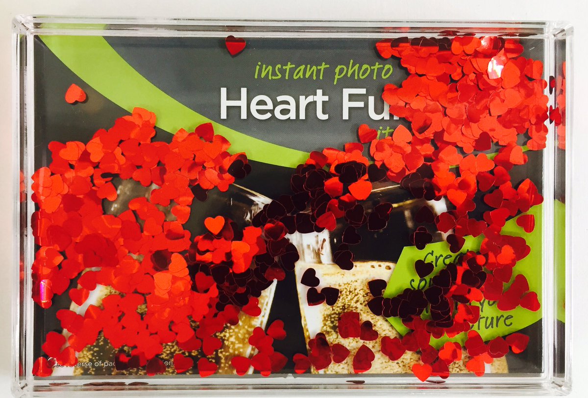 Creativity_ea's tweet image. Valentine's Day is next week.❤️We have these gorgeous floating heart frames ❤️ just right for the occasion. #love #valentines #valentinegift