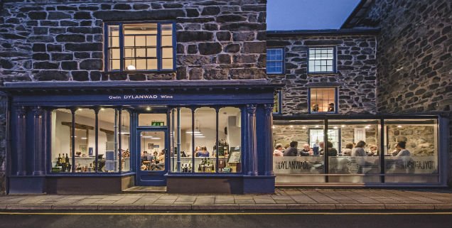 WalesInStyle's tweet image. Share a #romantic dinner at one of these #Welsh #restaurants
 @medina_aber @DylanwadWine @YPolyn @WalesOnline ow.ly/f5gw308E9UK