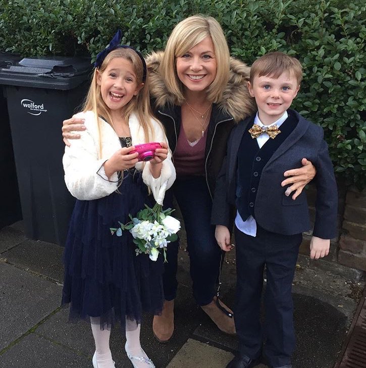 This is SOO cute❤️ <a href="/MsGlynisBarber/">Glynis Barber</a> #EastEnders