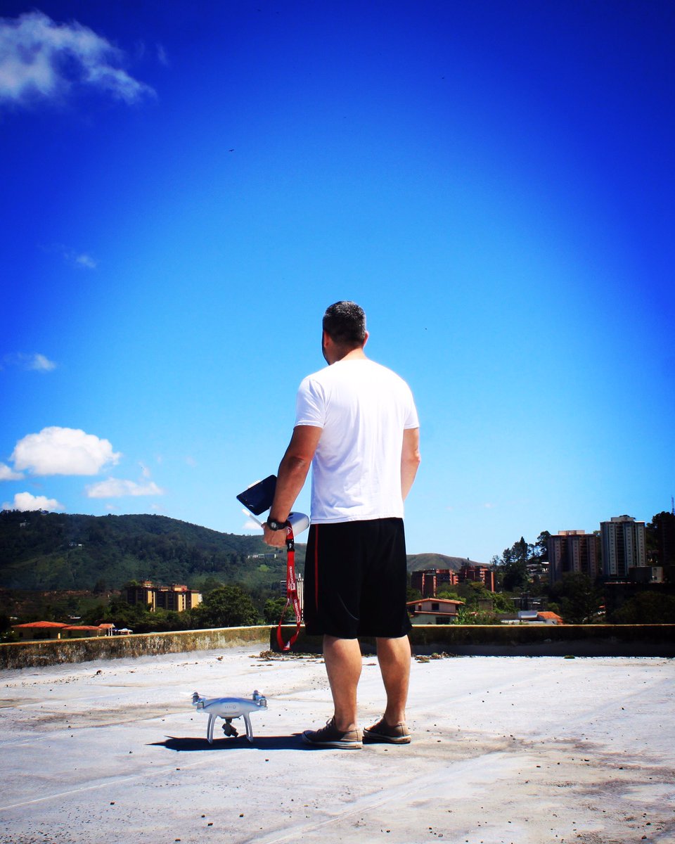 Wise_ProS's tweet photo. Rule number 1, believe in yourself ππΌππΌ #WisePro #LowCostVideos #Dronepilot #Drone #Phantom4 #Dji #mondaymorning #mondaymotivation https://t.co/n15rJXk4WN