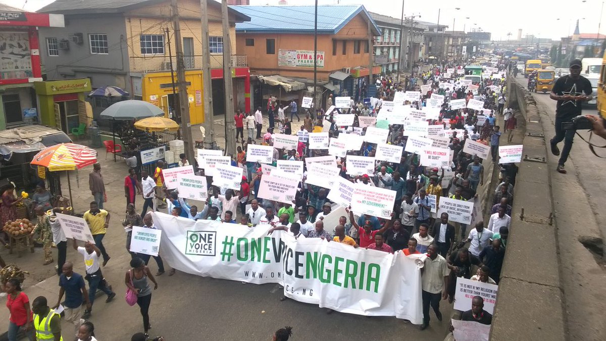 Photogist: More Photos From The #IStandWithNigeria One Voice Nigeria Protest In Lagos