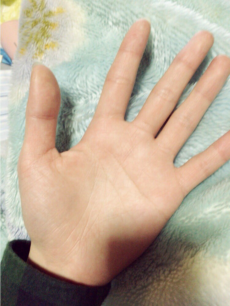 MqPpA's tweet image. #1RTで ロック画面 #2RTで ホーム画面 #3RTで 10/1 #4RTで 174cm #5RTで B型 #6RTで 甲信越 #7RTで 白 #8RTで 脚おっぱい後ろ姿 #9RTで 手を晒す 
やっといてなんだけどこのツイート誰得なんだろう😓😓