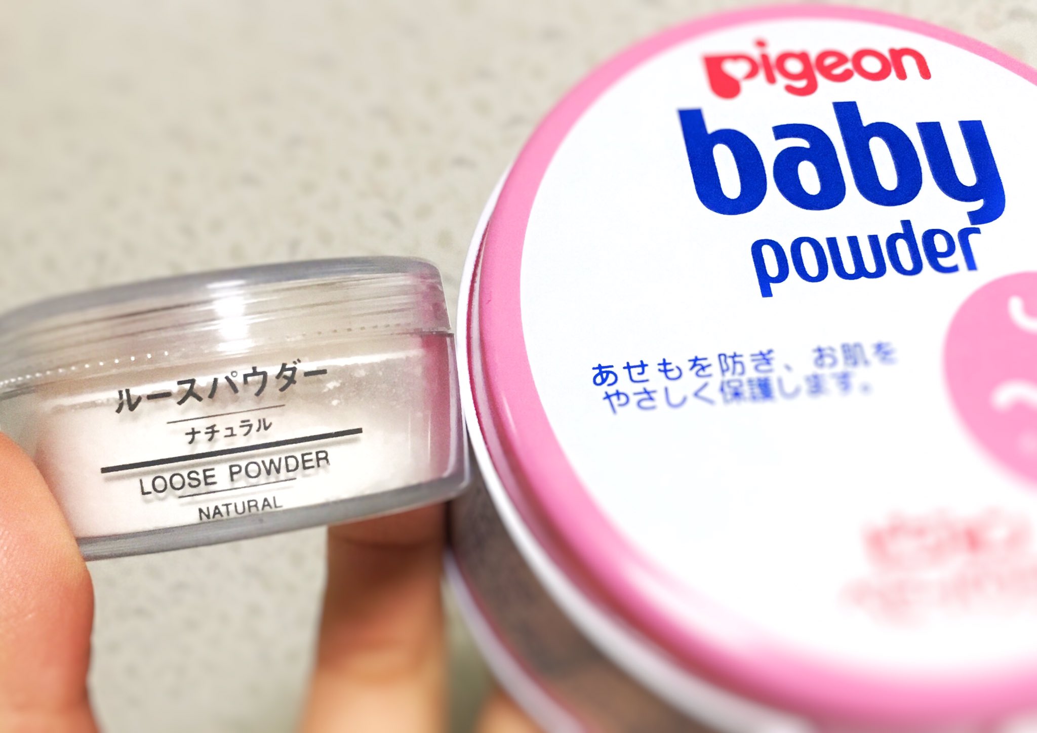 七 Twitter પર 無印のこれ使える 6g入りで確か700 800円くらいだったと思う 使い心地も無難に良かったんだけど それよりケースがありがたい 中身使い終わったので 化粧直しに使うためにベビーパウダーを詰めた 無印に詰め替え用のケースあるん