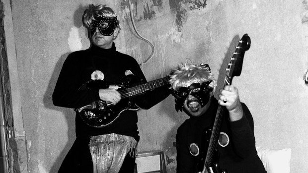 Achtungmag's tweet image. #FelizLunes THE KING KHAN &amp;amp; BBQ SHOW @kkbbqshow en @SalaXSVQ 22:00h #KingKhan #MarkSultan rock&amp;amp;roll 50s #surf #rock #punk