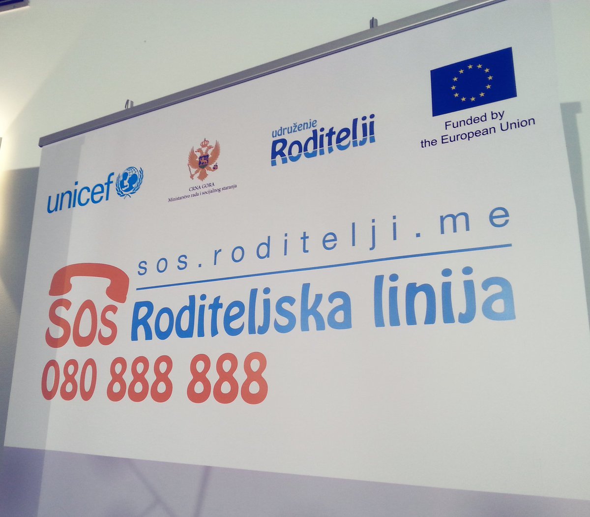 DanchyMN's tweet photo. #SOSRoditeljskalinija će pružati podršku roditeljima u usvajanju i primjeni principa pozitivnog roditeljstva  080 888 888 @roditeljime ️ https://t.co/3sAuTxqjGi