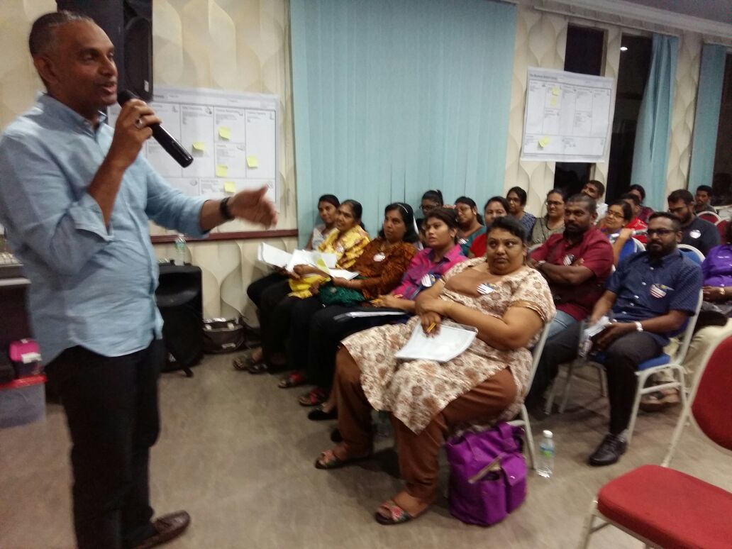 MAICCIHQ's tweet photo. BERNAMA - LEAP Programme Helps Indian Community Venture Into Business https://t.co/gKhW7m5rUX @k_k_eswaran @lakssmitha @mysedic @seedjpm https://t.co/oLuzm2CbgI