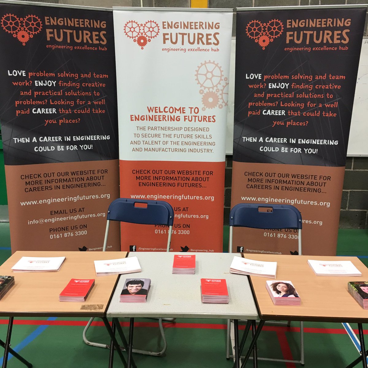 engineering_hub's tweet image. All set up at @winstanleycoll for their #apprenticeships event.