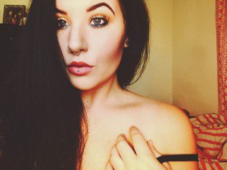 WebcamWomencouk's tweet photo. Sexy #Cuspofmagic, 23yo #camgirl Curvaceous body, 36DD/E tits, Blue eyes and Black hair. https://t.co/HrSLeBKzC5 https://t.co/qRCPH9OVox