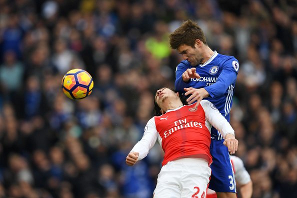 GOAL_ID's tweet photo. Sikut Alonso yang sepertinya merenggut kepercayaan diri Arsenal. Ada sikut masuk ke wajah Bellerin, pendapat kalian guys? #MatchdayGoal https://t.co/bFvWOQYpH4