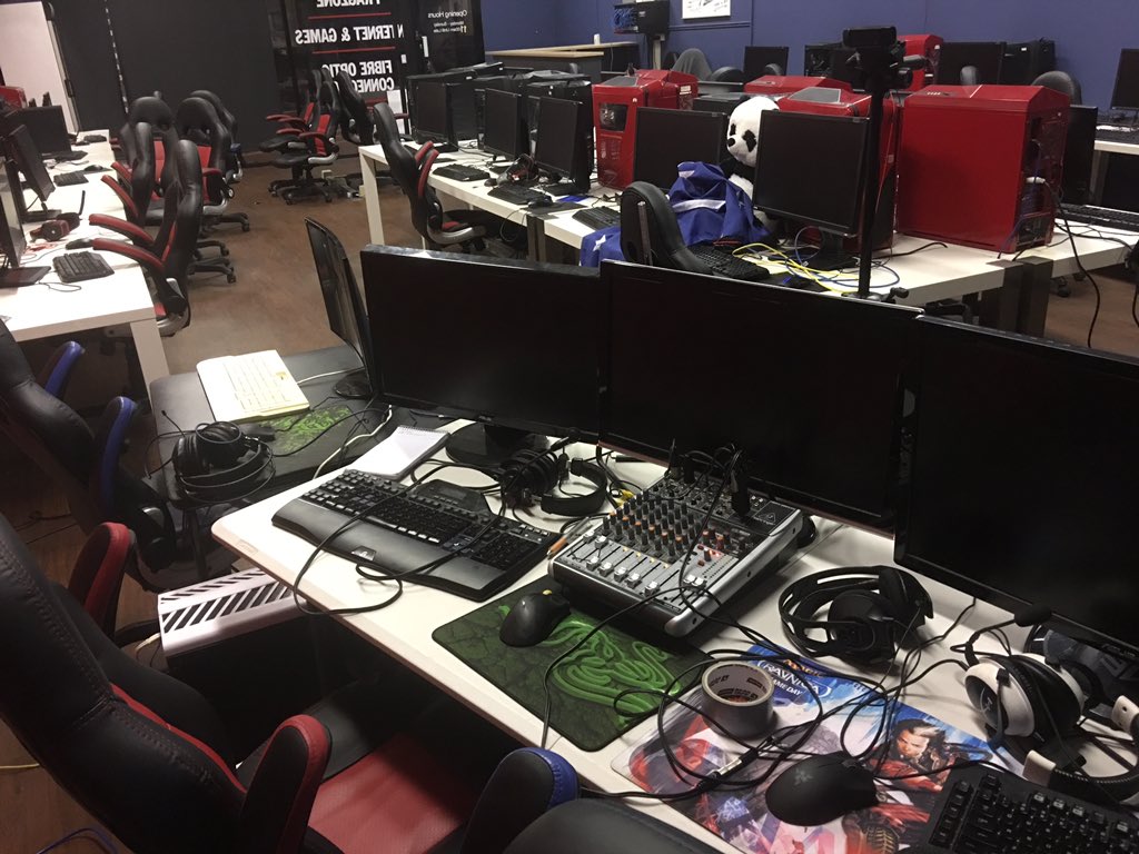ByzaOCE's tweet photo. @WAGamersNET @FZGAMINGCSGO all set up to go! Looking forward to the call tomorrow with @scoutysworld #hype https://t.co/FSMqprTWBX