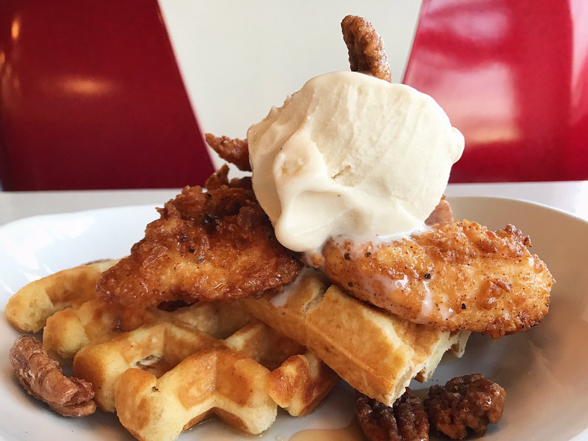 thecornerLR's tweet image. Brunch a` la mode w/
@loblollycreamery begins in t-minus 30 minutes!