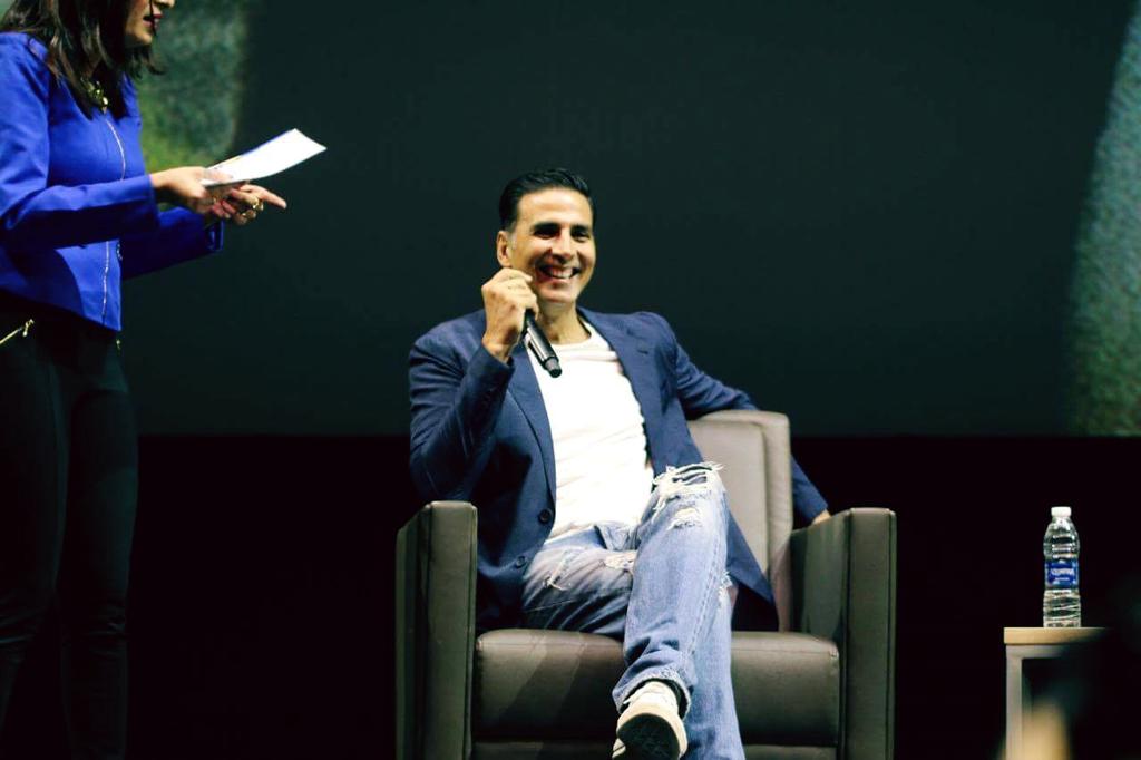 ros9373's tweet photo. Stylish Jolly today.😉
#JollyLLB2InDubai 
#6DaysToJollyLLB2 https://t.co/cm0h6r2zME