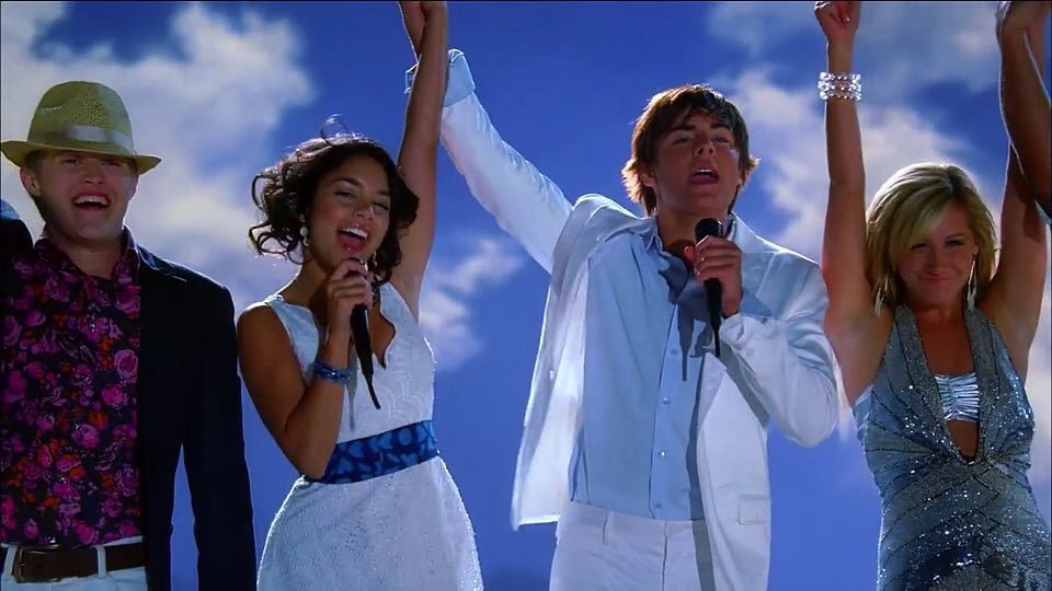 классный мюзикл 2. классный мюзикл high school musical 2. классный мюзикл 2 трой болтон. классный мюзикл 2 хорошее качество.