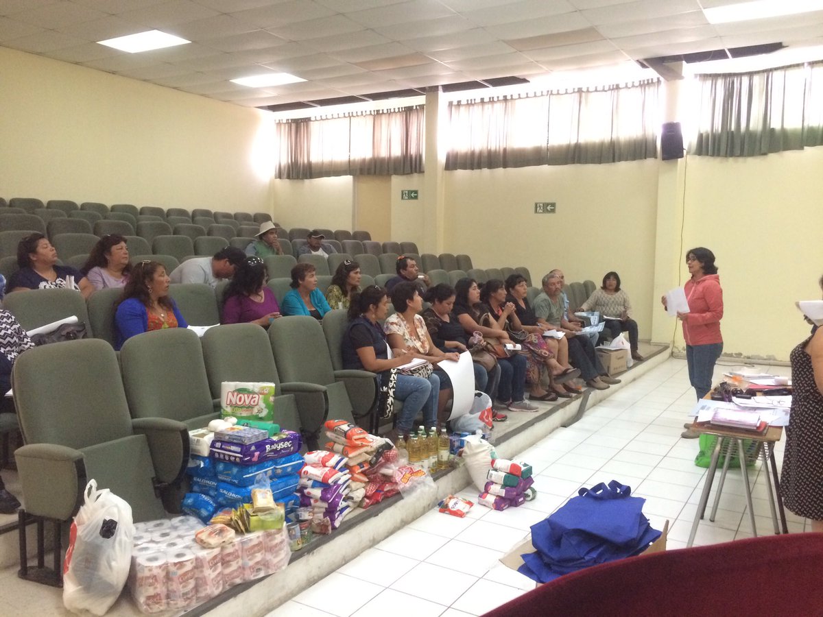 Jefa Comunal del #CENSO abreviado en Vallenar,difunde y promueve este proceso cívico con dirigentes de la UniónComunalRuraldeVallenar.