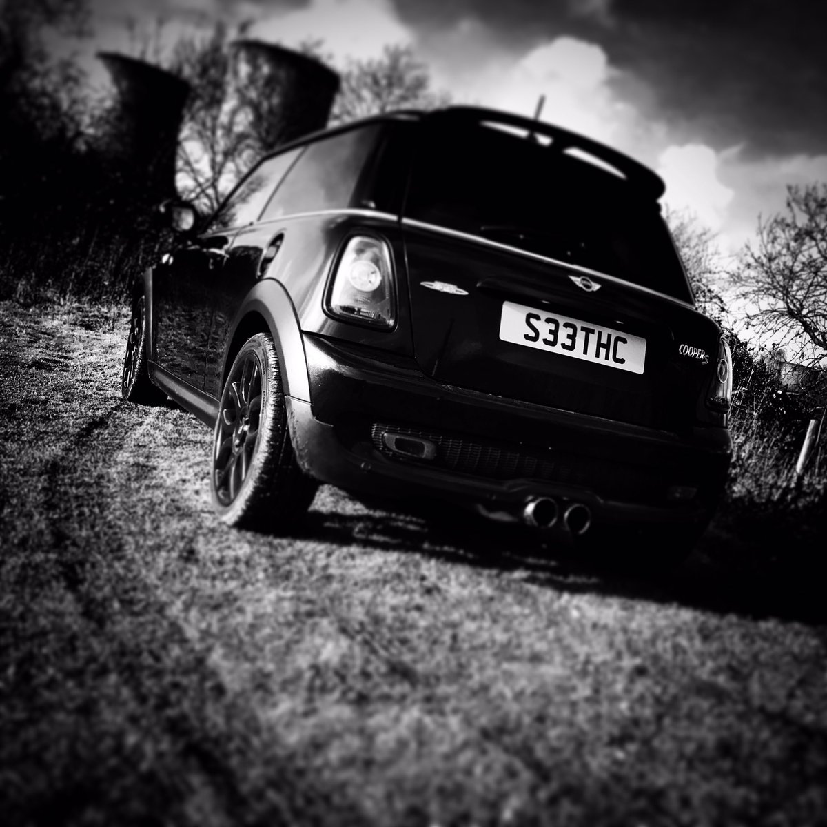 Point7UK's tweet image. Playing with iPhone 7, a shot of the CooperS under the shadow of Drax Power Station @Draxnews #mini #cooperS #blackandwhitephotography