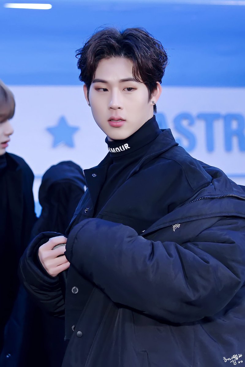 jooheon_1029's tweet photo. 170118 #주헌 GLOBAL #V_LIVE TOP 10 
#JOOHEON #몬스타엑스 #MONSTA_X #더클랜 #길티 #파이터 #FIGHTER @OfficialMonstaX 주허니 ~🍯🐝 https://t.co/qRk5qanoAJ