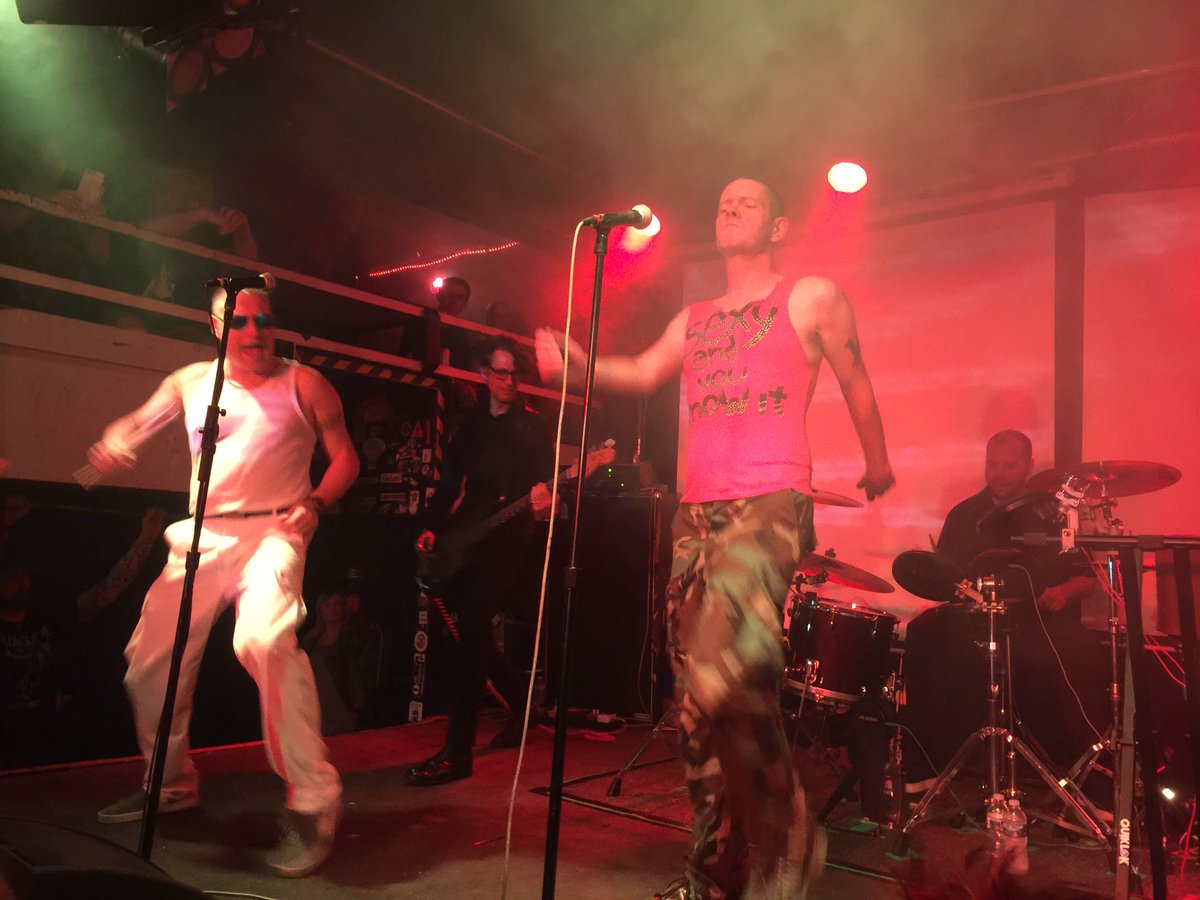 Connelly_Chriis's tweet image. Unbelievable show last night #therevoltingcocks sounded amazing still in awe I stood in front of Richard 23 and the amazing @Connelly_Chriis