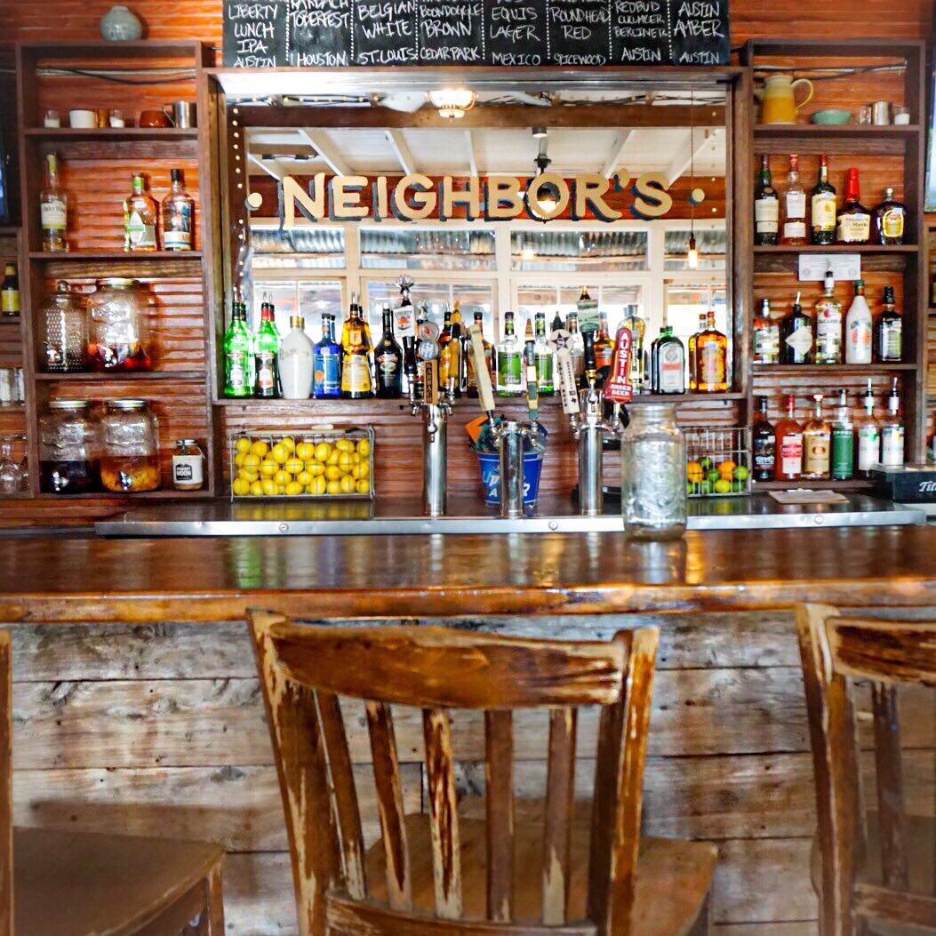 _Lonestarstyles's tweet photo. #neighborskitchen #bardesign #cocktails #happyhour #fridayvibes #interiordesign https://t.co/Qf0dft3LqF