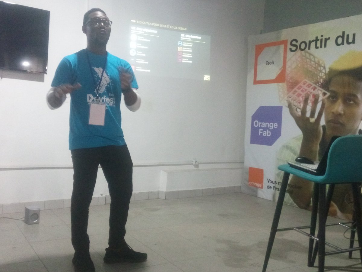 GDGDouala's tweet image. UX/UI avec @JeSuisMckenzie 
#devfest16 #devfestsawa