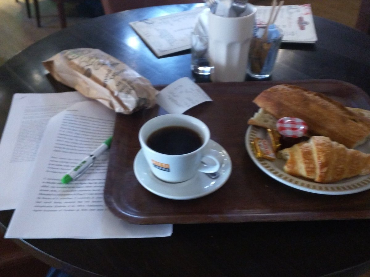 CoccoChris's tweet photo. The realities of working full-time not directly in academia while trying to stay in it - writing and reviewing over brunch https://t.co/pNXFqwivbg