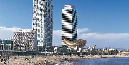 3CatInfo's tweet photo. Detingut un home per estafar els millors hotels de Barcelona, on s'ha allotjat gratis durant 4 mesos
https://t.co/RlN8ipn9wC https://t.co/PkZhjnCQ1r