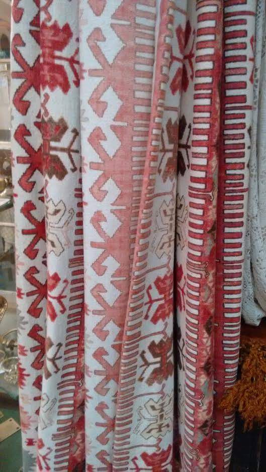 thestoreyard's tweet photo. SALE   SALE  SALE

25% Off All Curtains ex Country Houses, Film hire, Period Dramas and Show Homes https://t.co/asFA1tRJO1