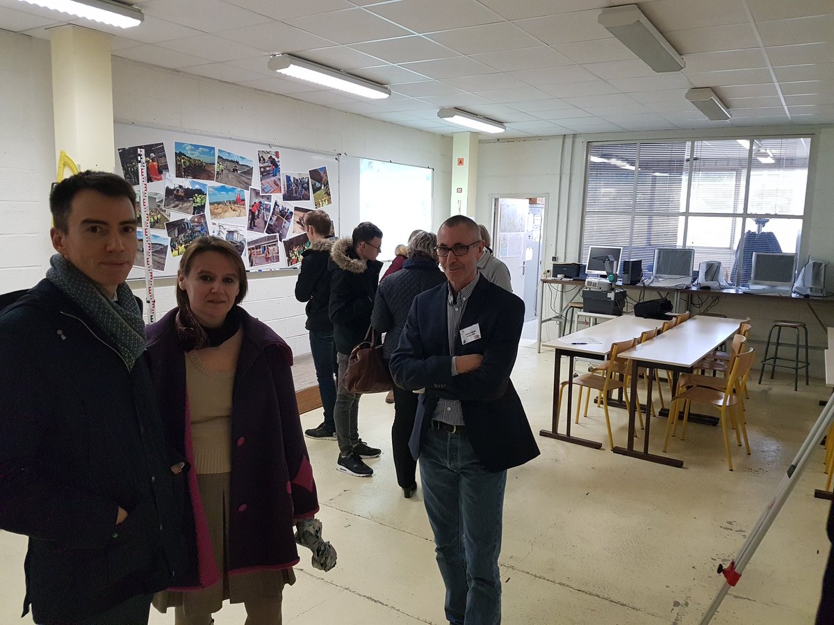 GuillaumeGelle's tweet photo. #JPO2017 ambiance reussie a @RccIut 
Les DUT ont beaucoup de succès auprès des lycéens. ..
@VilledeReims @GrandReims @universitereims https://t.co/pwYeeXFYaJ