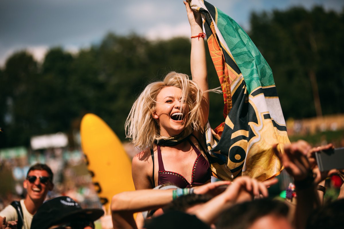 tomorrowland's tweet photo. The WorldWide Ticket Sale for Tomorrowland 2017 starts today at 17h00 CET. Use the link in your confirmation email to enter the ticket shop. https://t.co/yCHBnttDpb