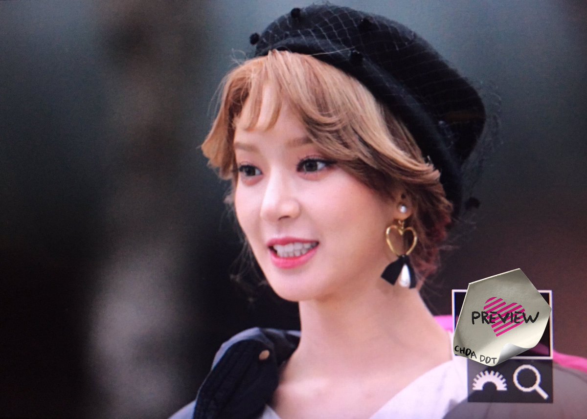 900306_com's tweet photo. 170204 음악중심 막방 미니팬미팅 프리뷰 #1
#초아 #CHOA #AOA #EXCUSE_ME #BING_BING https://t.co/8ufBXRl2Vl