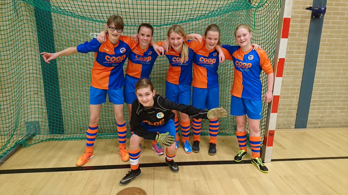 Zaalvoetbal kampioen <a href="/WIJC_voetbal/">WIJC-jeugdvoetbal</a> ... Volgende week naar Borger, de finale dag... Gefeliciteerd <a href="/vvnieuwsnl/">Vrouwenvoetbalnieuws.nl</a>  #meidenvoetbal #zaalvoetbal