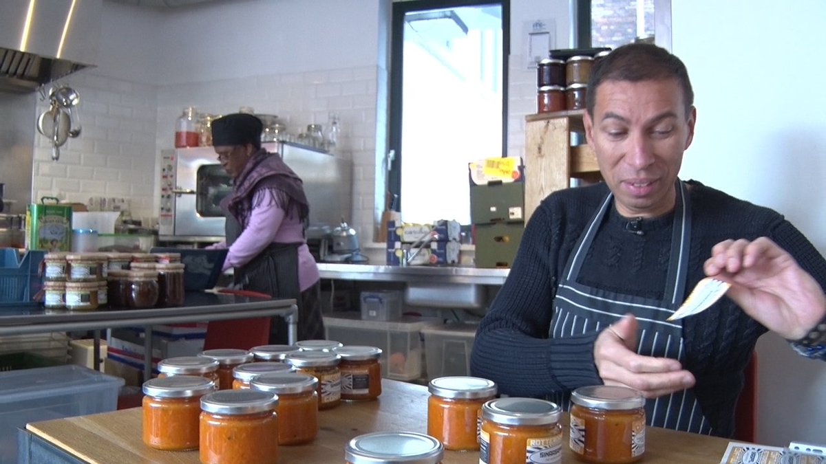 openrotterdam's tweet image. Verschillende culturen komen samen bij @Rotterdamsche Confituur in #Afrikaanderwijk. bit.ly/2l3zaKi @Erasmus_plus @erasmusplusteam