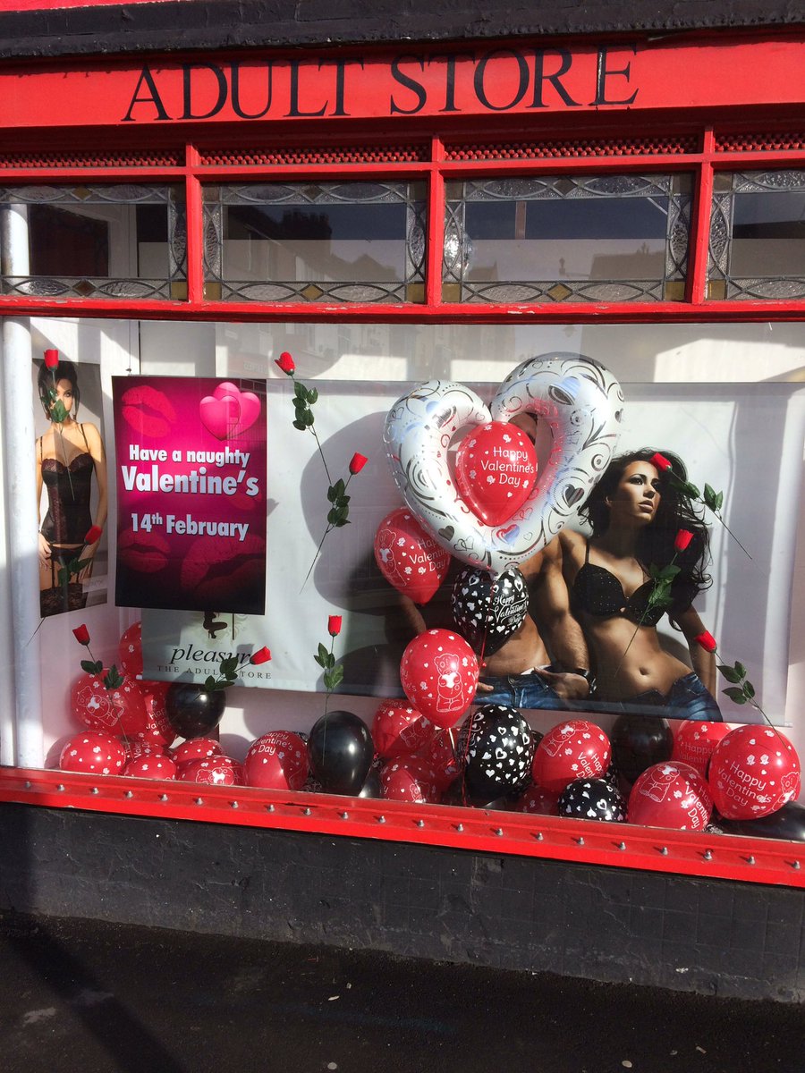 PleasureLuton's tweet photo. It's coming up to V day. #valentinesday #happyvalentines https://t.co/tHGMhtvoda