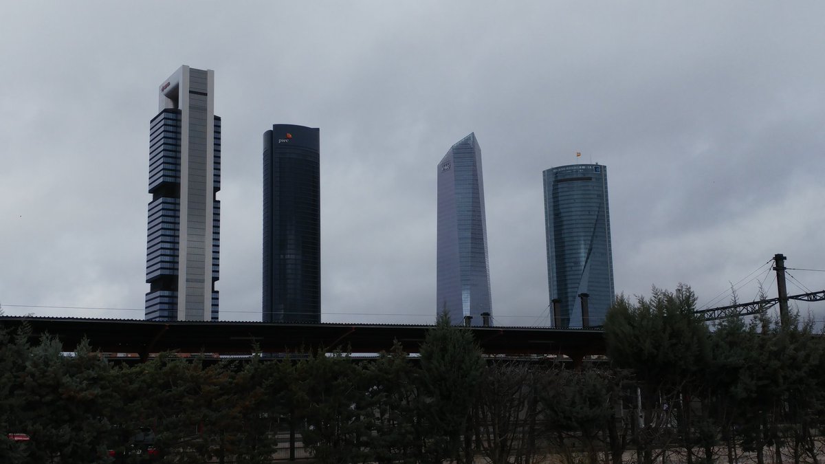 #FelizSabado!!Así de triste esta hoy #Madrid,tendremos que ponerle un poco de energia y #planes, verdad? Hoy, qué piensas hacer?