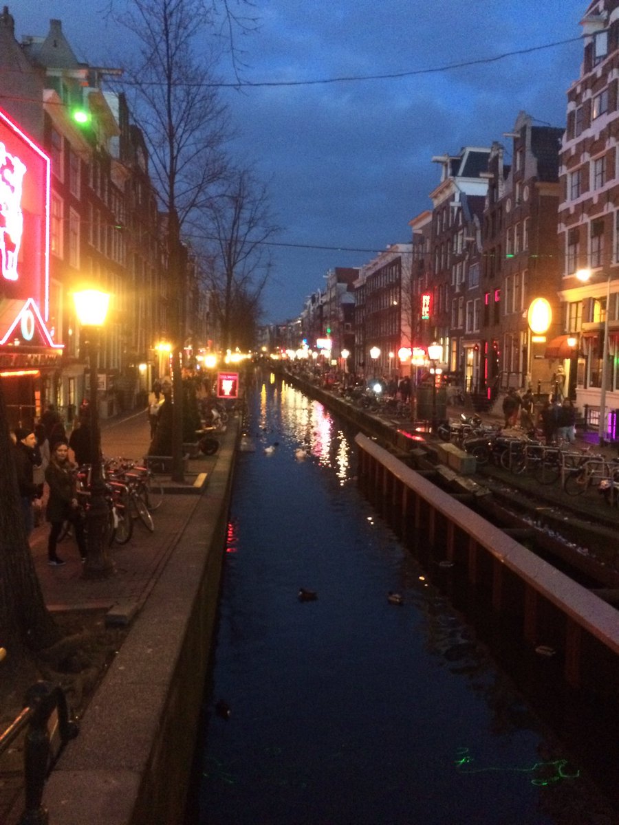 Arez365's tweet photo. Amsterdam in 4 pictures. #RedLightDistrict #HeinekenExperience #DatGoodShit https://t.co/HgVpMMJcPu