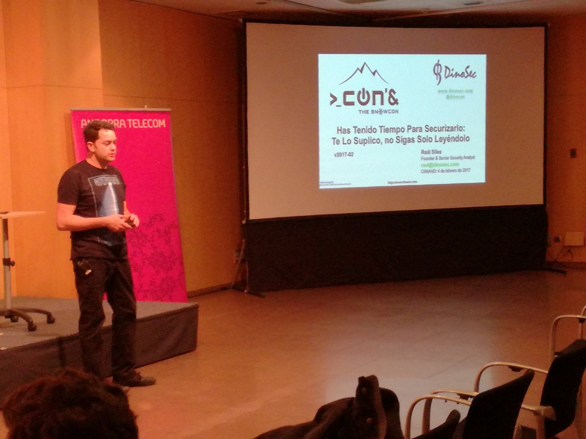 MMontesDiaz's tweet photo. Seguimos @C0NAND con "Has tenido tiempo de segurizarlo" @raulsiles #C0NAND #snowcon #Andorra 👏👏 https://t.co/C7tI5AhvWe