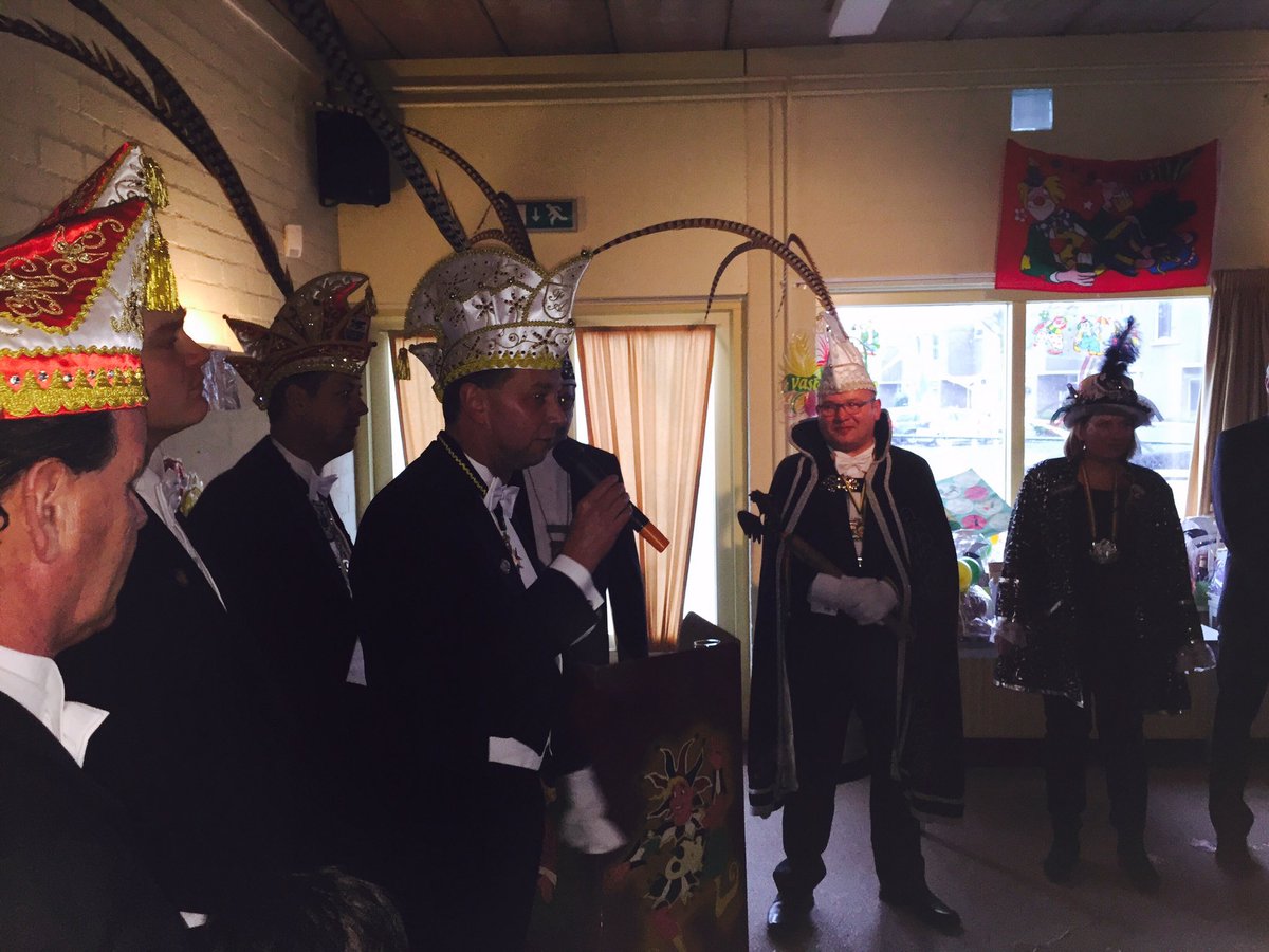 Thuuswedstrijd receptie prins Leon <a href="/pielhaan/">CV de Piëlhaan</a> <a href="/depielhaas/">De Pielhaas</a> @VorstRob <a href="/HeinekenRoetsj/">VastelaovesRoetsj</a> altied gezellig