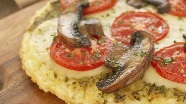 WR_Record's tweet photo. Four mistakes people make when going gluten-free
> https://t.co/Z85ssDak9o https://t.co/kpNJNSsDGZ