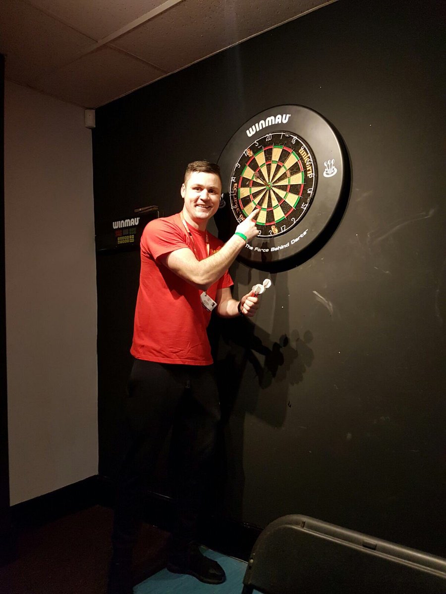 tommymcd80's tweet photo. Just smashed @StJohnsBoxing at darts #NorthwestChampion #AnyChallengers?? #Bullseye @calvinh55 https://t.co/wAQaLiJSKJ