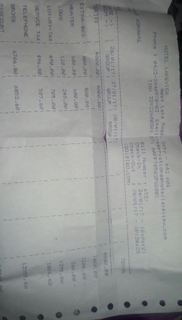 CAPoddar's tweet photo. Was cheated by rs. 4000 on booking rooms through @goibibo. Hotel said contact goibibo for higher tariff charged on booking by @goibibo https://t.co/cNC8SfMaq5