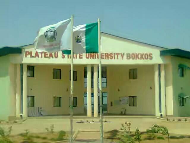 ivy_tiara's tweet photo. 3 bag First Class degrees at PLASU’s first convocation. #PlasuCONVOCATION https://t.co/7vmWuIyJbb