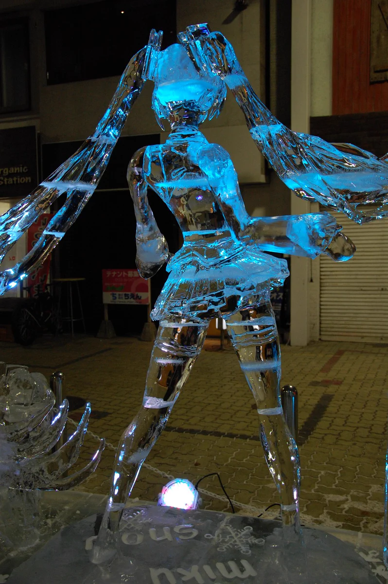 クオリティ高っ！雪ミクじゃなく氷ミクが今にも踊りだしそうｗｗｗ