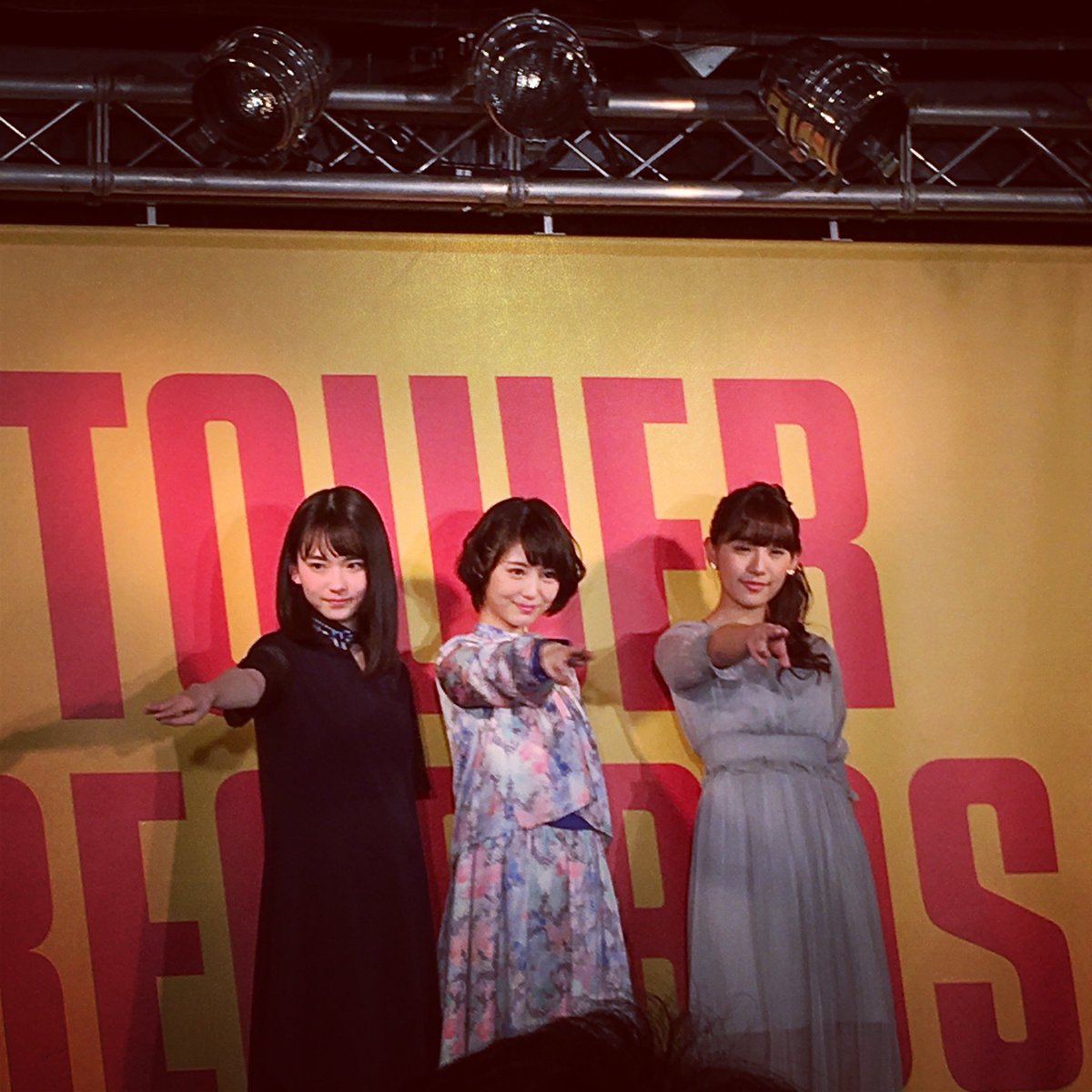 きみにワルツ/NO MORE CRY/清澄高校麻雀部 浜辺美波 Amazon.co.jp: きみにワルツ/NO MORE CRY 初回盤(CD+DVD): ミュージック