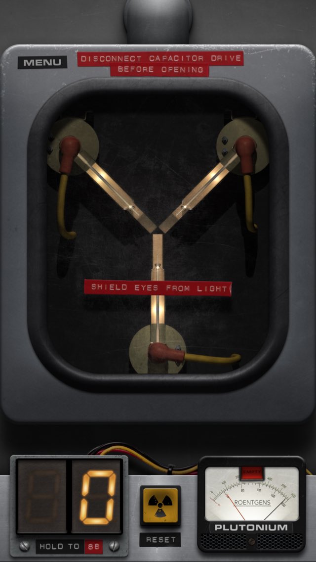 The flux capacitor”は「次元転移装置」と意訳されているが、小説版