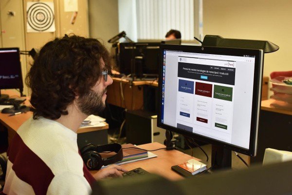 La UPV llança un servei de subtitulació de vídeos automàtic més complet que el de Youtube dlvr.it/NHWb1m