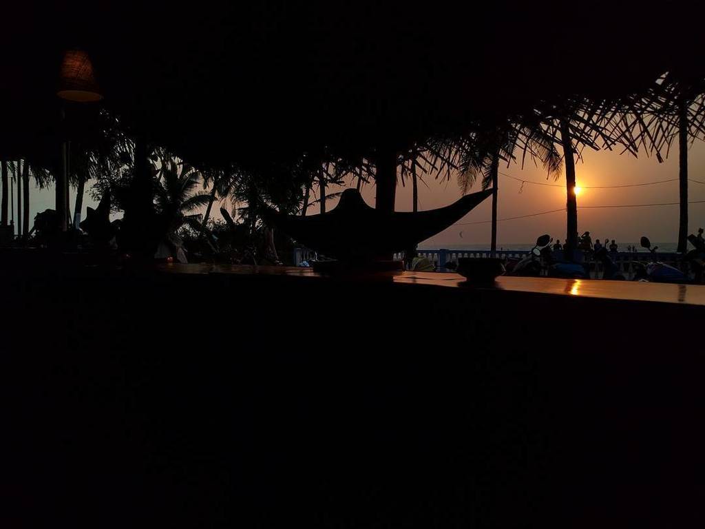 vaayu_vision's tweet photo. Sunsets at #PranaCafe. It's a nice windy evening and the boys are out kitesurfing. #Vaayu … https://t.co/7VmJ5bu4vi https://t.co/ViEtXnw0Vu