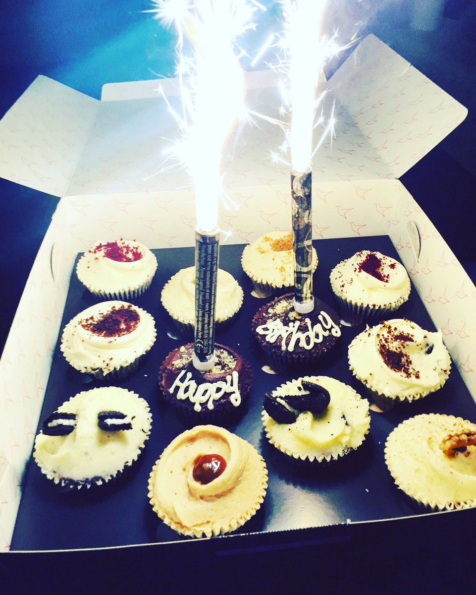 RT_Charlie's tweet photo. 🎊🎉🎁🎈 happy birthday too me!!! #happybirthday #birthday #cake https://t.co/EVTpxkiKAL