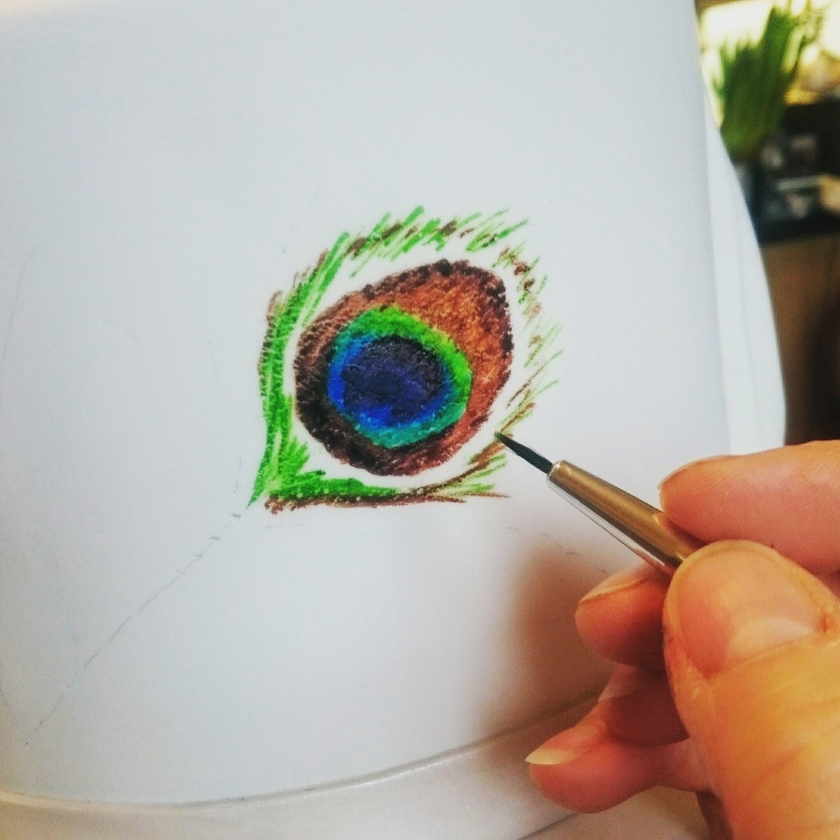 cakeartsylvia's tweet photo. Love painting on cakes! ☺ 
https://t.co/QxBEqO6JtD https://t.co/Ubm4fVp9lO