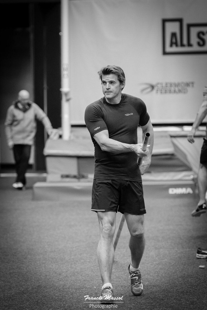 FranckMassol's tweet photo. @allstarperche legend hier soir à la maison des sport de @clermontfd #allstartperche #polevolt https://t.co/882IHvrDf3